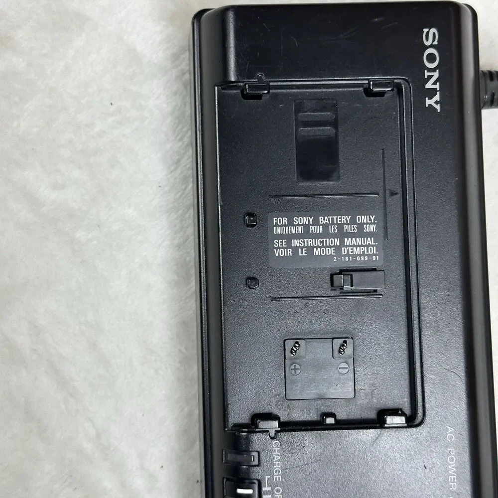 Sony Handycam Video 8 AC-V60 Power Adapter Charger & Np 68 Battery Tested